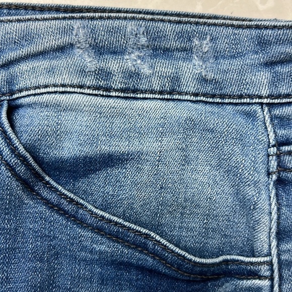 94. KanCan Distressed Jean Miniskirt Sz 5/26 frayed bottom - Picture 9 of 12